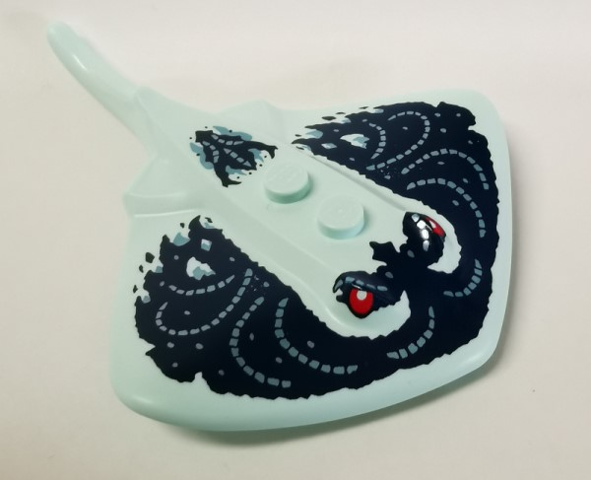 Manta Ray / Stingray with 2 Studs with Black Eyes