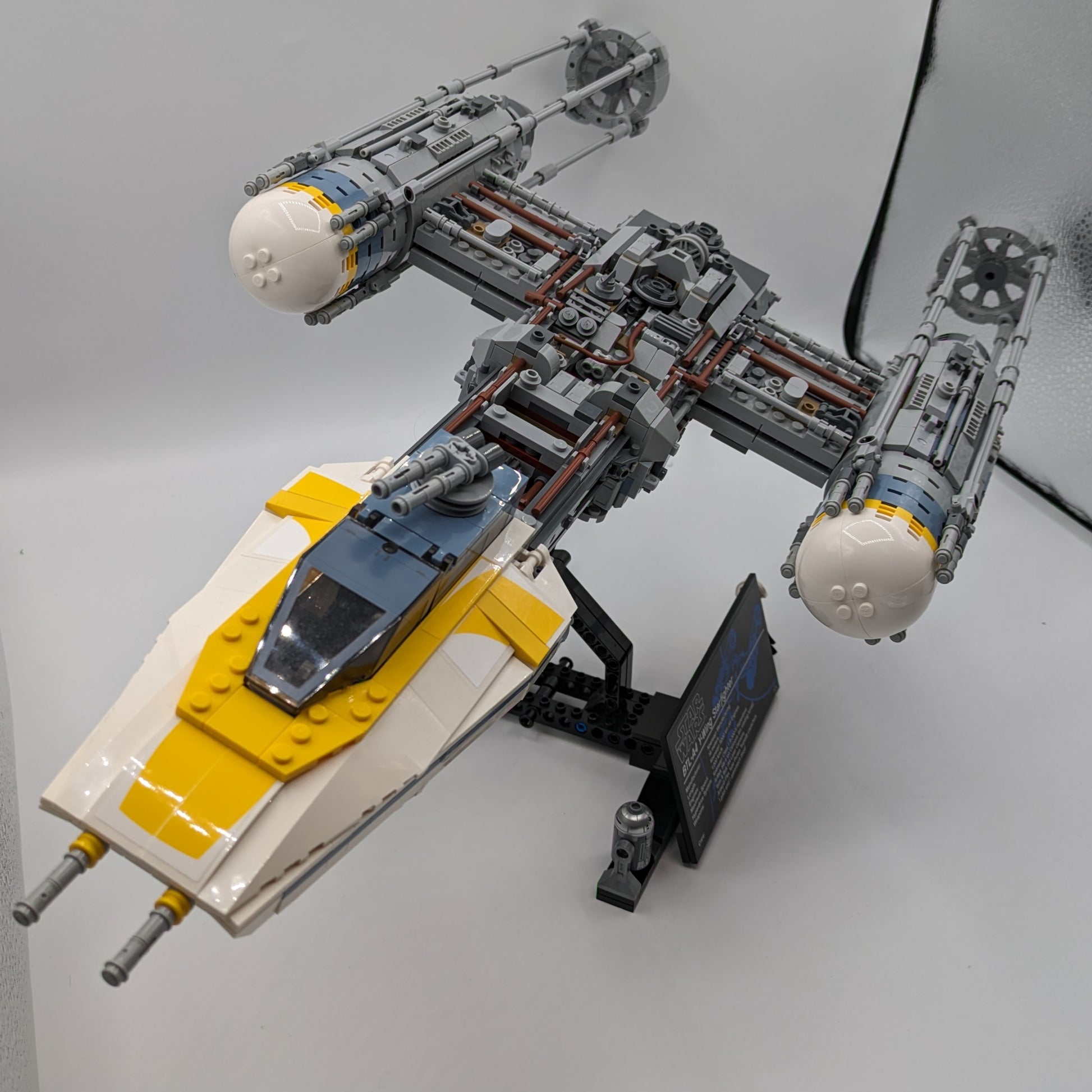 Y-Wing Starfighter UCS 2nd Edition - Main Image